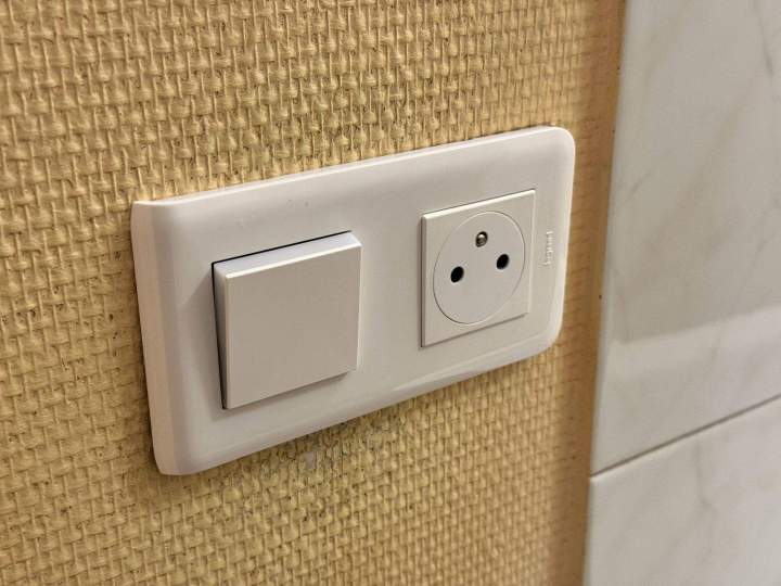 Installation interrupteur et prise Albi